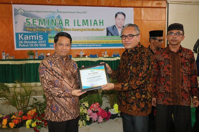 GELAR SEMINAR ILMIAH, IAIN PADANGSIDIMPUAN TANGKAL RADIKALISME