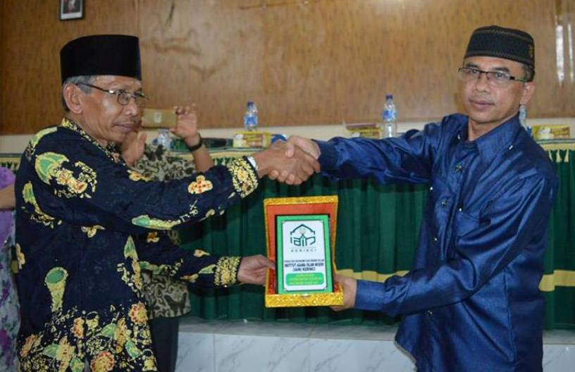 IAIN PADANGSIDIMPUAN MENJADI BENCHMARK PTKIN