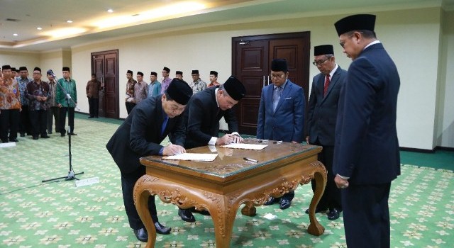 Prof.Dr.H.Ibrahim Siregar,MCL dilantik Menjadi Rektor IAIN Padangsidimpuan
