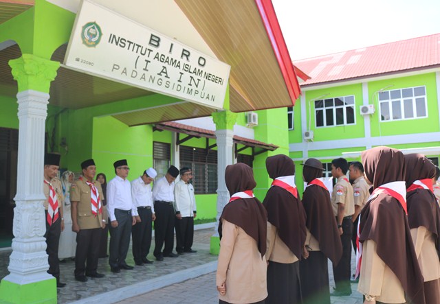 Rektor Berangkatkan Kontingen Pramuka IAIN Padangsidimpuan ke PW PTKN Pekanbaru 2018