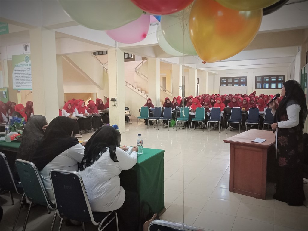 Dukung Peningkatan Akreditasi, Alumni FTIK IAIN Padangsidimpuan Serahkan Bantuan Alat Bantu Pembelajaran