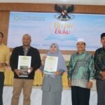 Gelar Gerakan Literasi Kampus, UPT Pusat Perpustakaan Laksanakan Bedah Buku