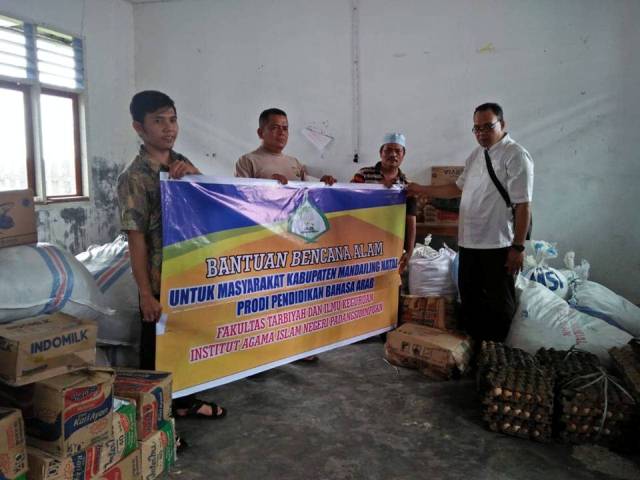 FTIK IAIN Padangsidimpuan Salurkan Bantuan Ke Kecamatan Muara Batang Gadis