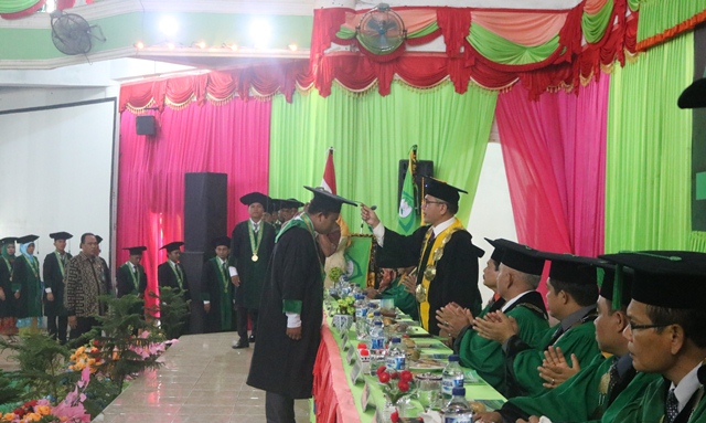 Rektor : “Jadilah Anda Alumni Yang Khoirol ‘Ilmi Dan Adab”