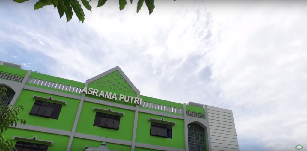 Asrama Mahad Jamiah Fasilitas Pembinaan Karakter, Al-Quran dan Ibadah