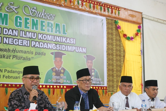 Studium General FDIK IAIN Padangsidimpuan “Dakwah Humanis pada Masyarakat Pluralis”