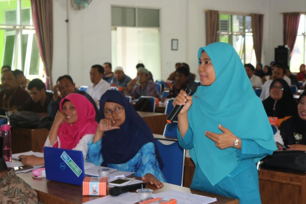 Studium General: Tantangan Dosen Imbangi Generasi Millenial