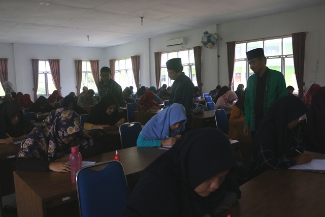 Perkuat Kemampuan TOEFL Mahasiswa, UPT P2B Hadirkan Dosen Alumni Amerika