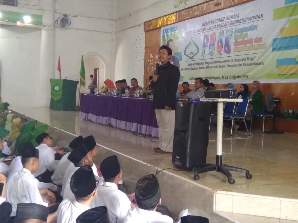 Ruchman Basori : “Jadilah Anda Mahasiswa Yang Bermanfa’at Buat Semuanya”