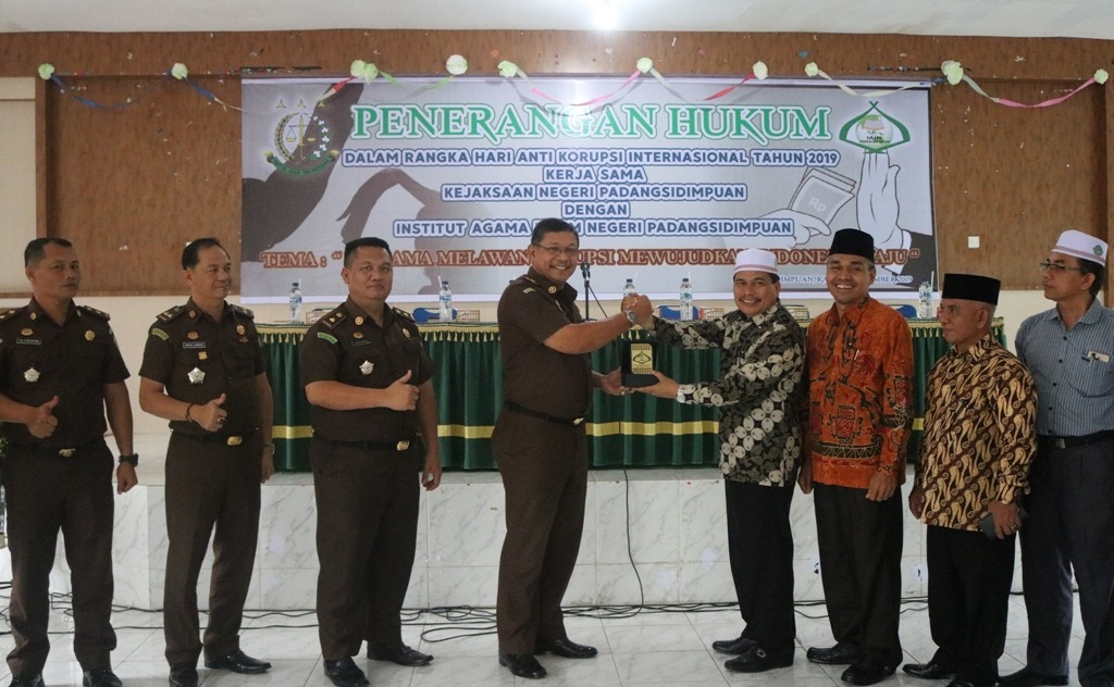 Peringati Hari Anti Korupsi Internasional, Kejaksaan Negeri Padangsidimpuan Gelar Seminar