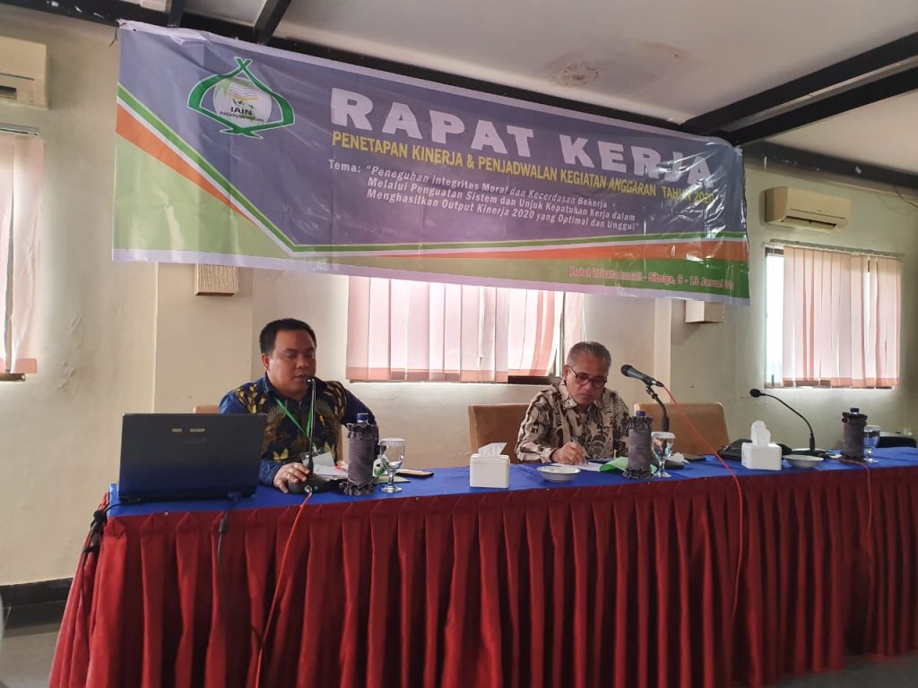 Guna Menghasilkan Output Kinerja Yang Optimal Dan Unggul, IAIN Padangsidimpuan Gelar Rapat Kerja