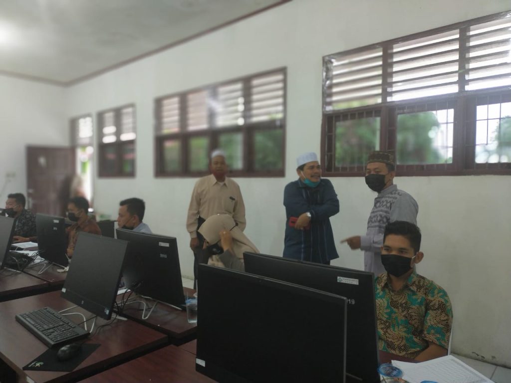 Menghindari Covid-19, Sebanyak 1145 Calon Mahasiswa Mengikuti Ujian Online