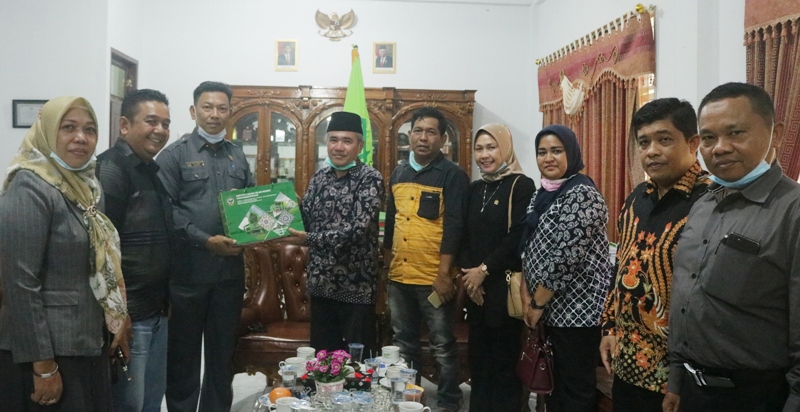 Rektor Menerima Kunjungan DPRD Kota Padangsidimpuan