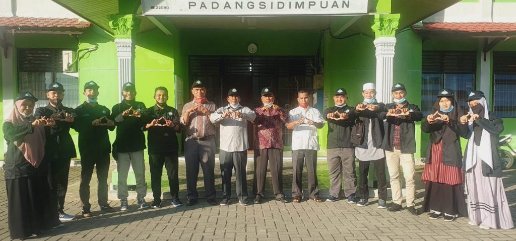 Rektor Berangkatkan Peserta KKL Tematik Melayu Serumpun Ke Padang Pariaman