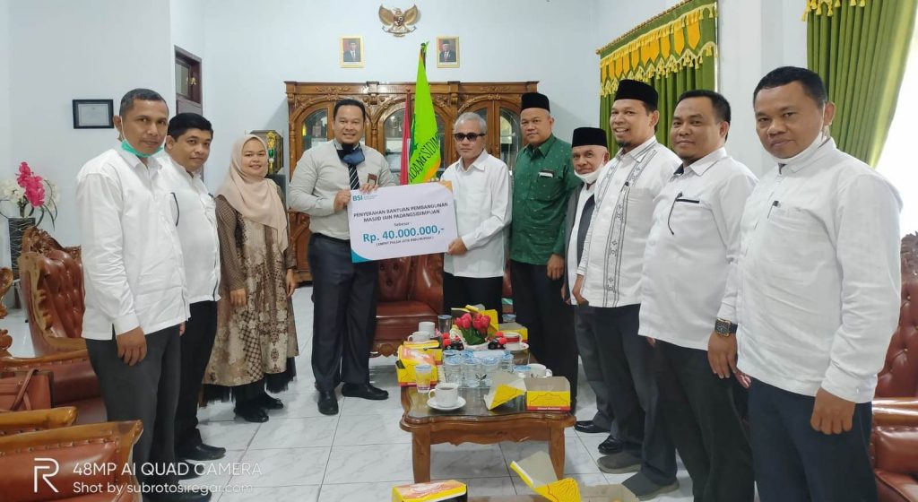 Panitia Pembangunan Masjid IAIN Padangsidimpuan Terima Donasi Dari BSI KC Padangsidimpuan