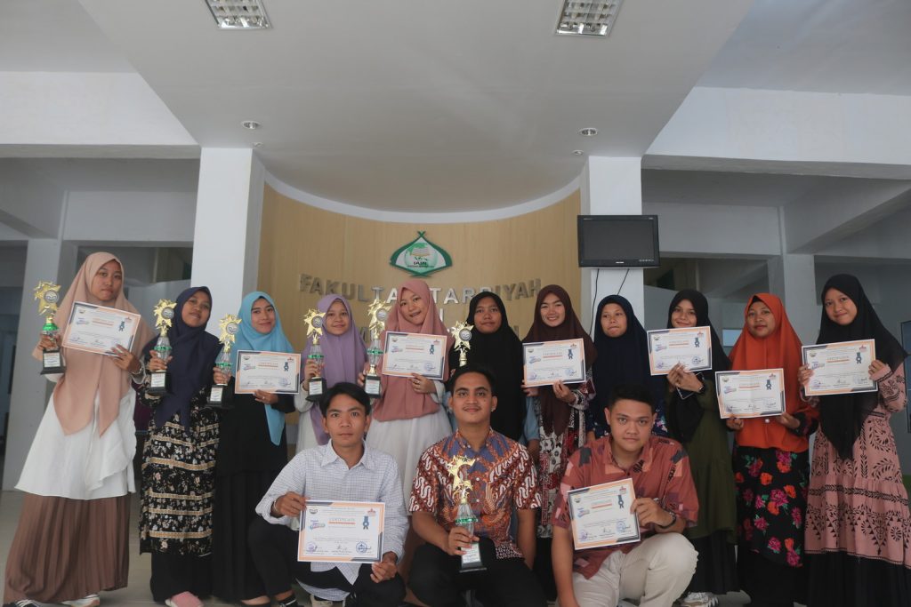 Mahasiswa Prodi TBI Borong Juara di Event English Festival Kedua 2022