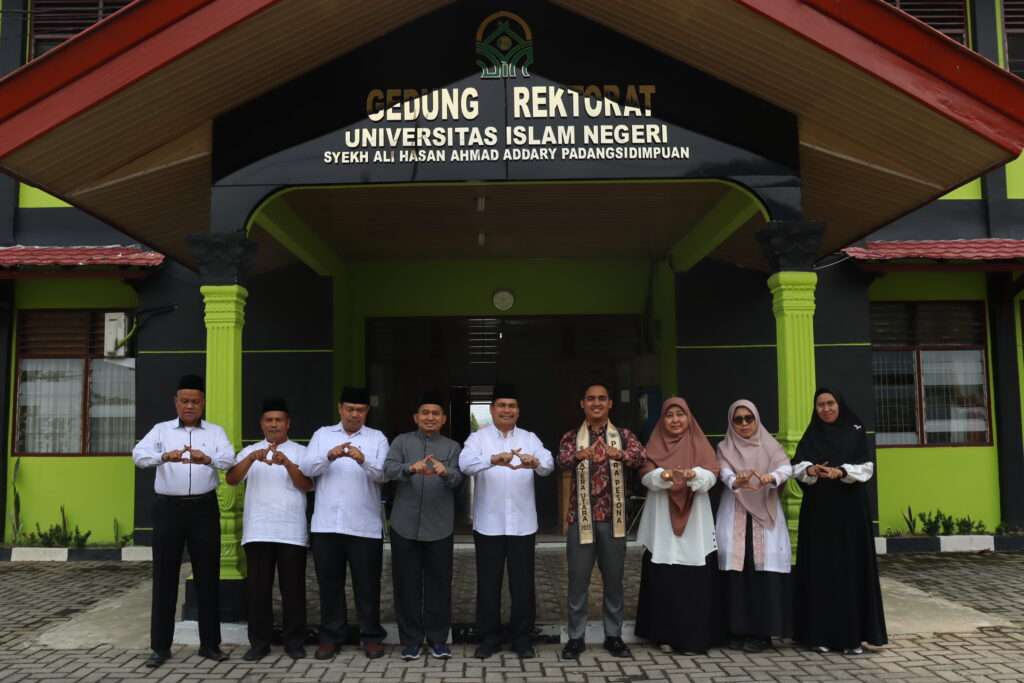 Rektor Berangkatkan Mahasiswa Terbaik Ajang Duta Wisata Nusantara