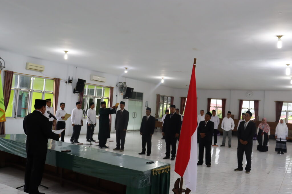Rektor Lantik Ketua Program Studi dan Kepala Kepala Pusat Dilingkungan Universitas  Islam Negeri Syekh Ali Hasan Ahmad Addary PadangSidimpuan