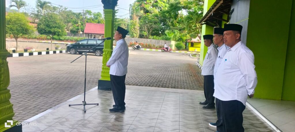 Pimpin Apel Pagi, Rektor Sampaikan 3 Hal Ini