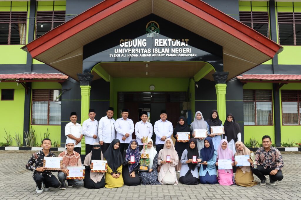 Torehkan Prestasi Tingkat Internasional, Rektor UIN Syahada Berikan Apresiasi Kepada Mahasiswa Berprestasi