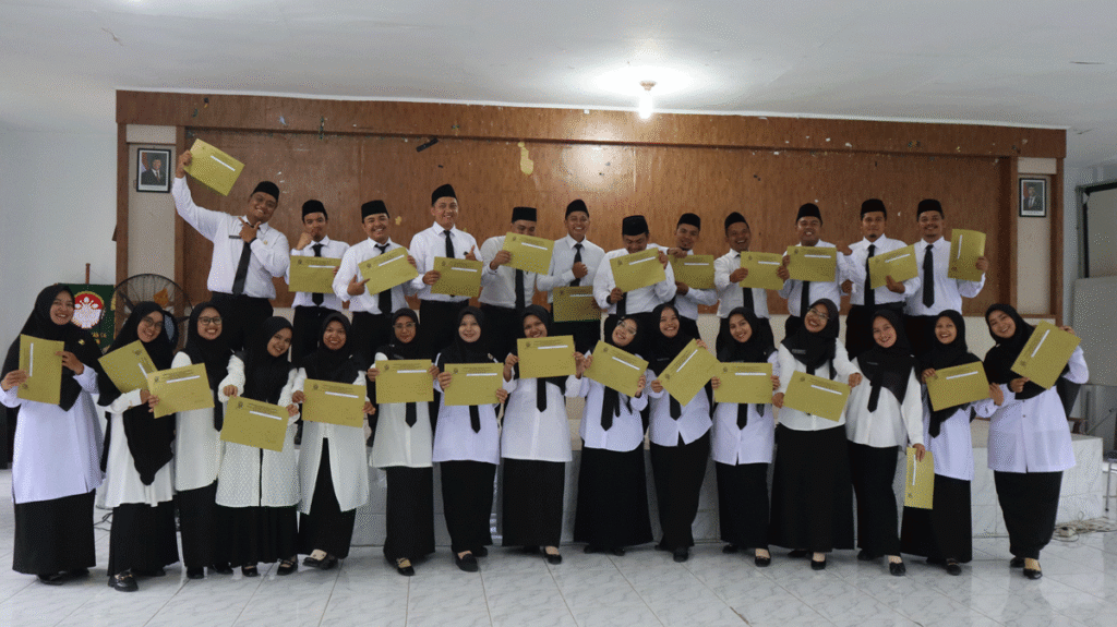 Langkah Awal Pengabdian: UIN Syahada Padangsidimpuan Serahkan SK kepada 27 CPNS Baru