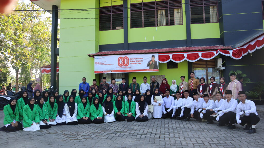 “UIN Syahada Padangsidimpuan Peringati HUT ke-80 RI: Upacara Khidmat, Anugerah Satya Lancana, dan Beasiswa BAZNAS”