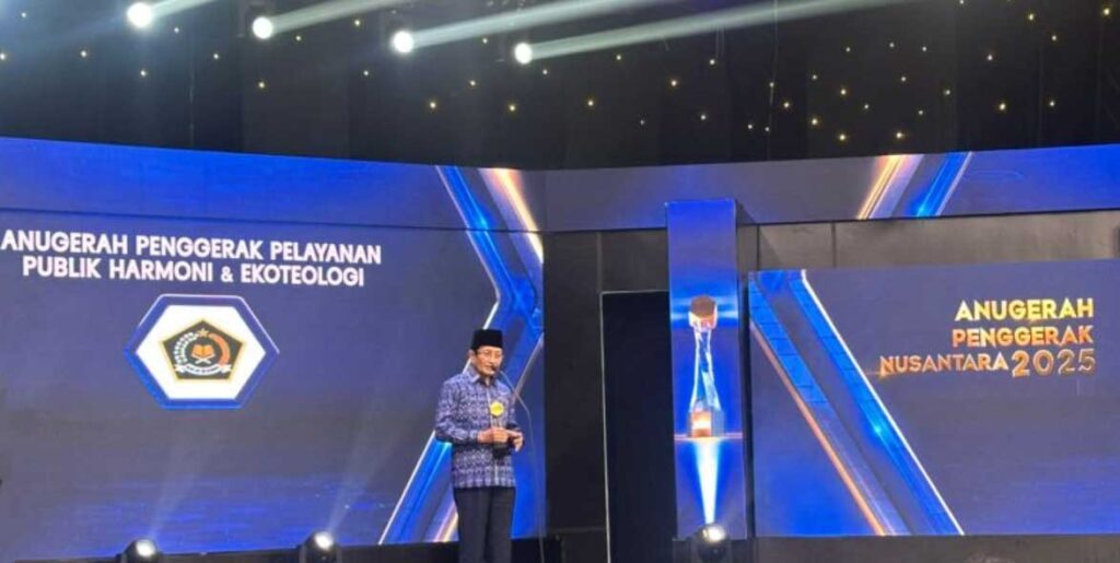 Menag Dapat Anugerah Penggerak Nusantara 2025 Bidang Harmoni dan Ekoteologi