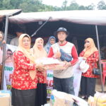 Peduli Kemanusiaan, DWP UIN Syahada Salurkan Bantuan ke Pengungsian Aek Garoga dan Batu Hula