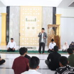 Rektor UIN Syahada Temu Ramah Bersama Mahasiswa Terdampak Bencana di Masjid Al-Musannif