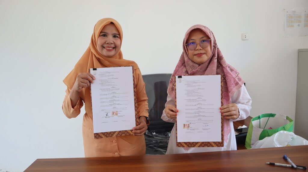 Perkuat Sinergi Pendidikan, DWP UIN Syahada Teken MoA Program DWP Mengajar dengan SMK Negeri 1 Sayurmatinggi