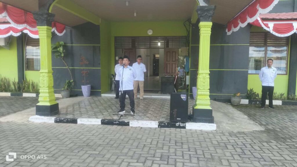 Apel Pagi UIN Syahada, Dr. Putra Halomoan Hasibuan Ajak Pegawai Isi Kemerdekaan dengan Karya Nyata