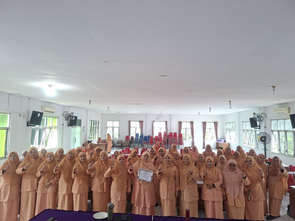 DWP UIN Syahada Padangsidimpuan Kembangkan Kreativitas Perempuan melalui Kegiatan Menulis