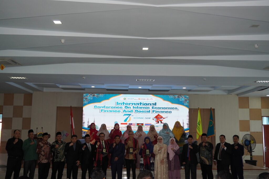 Rektor UIN Syahada Resmi Buka ICONIC-SOF ke-7, Hadirkan Akademisi Internasional Bahas Ekonomi Syariah dan Keuangan Berkelanjutan